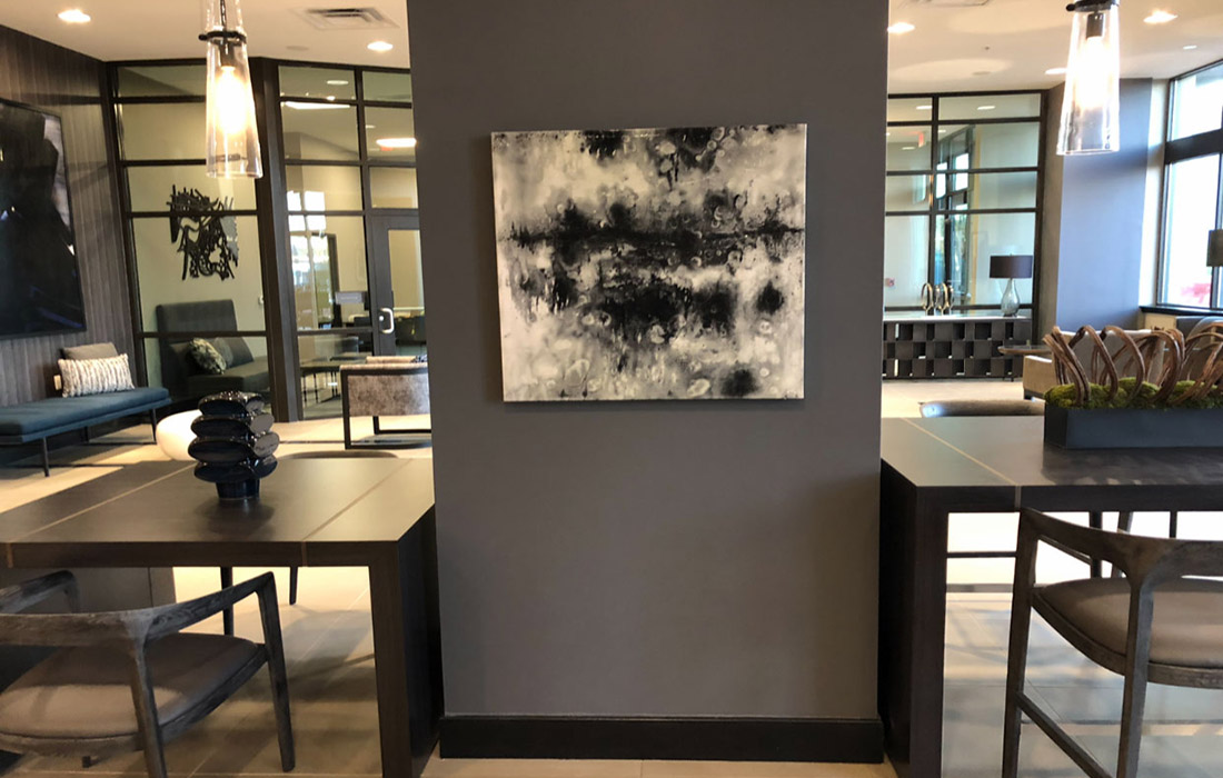Maple View Flats - Lobby art and seating