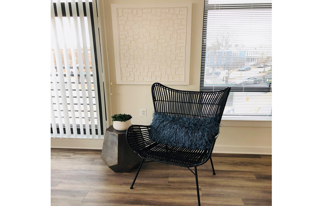 Model Apt - Decor chair